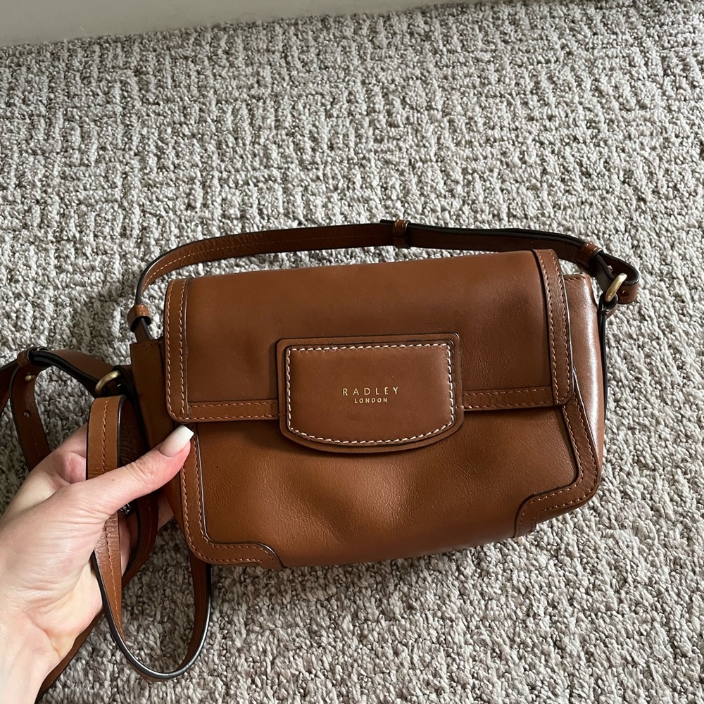Gently used, like new Radley London crossbody bag.